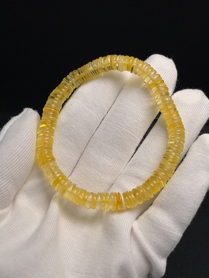 C30512535 Amber Beeswax Bracelet approx.7mm total weight approx.6.38g