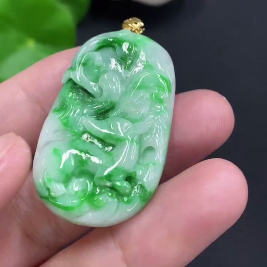 F30568522 Jadeite Fox Pendant with 18K Gold Clasp, Total Weight Approx. 10.8g