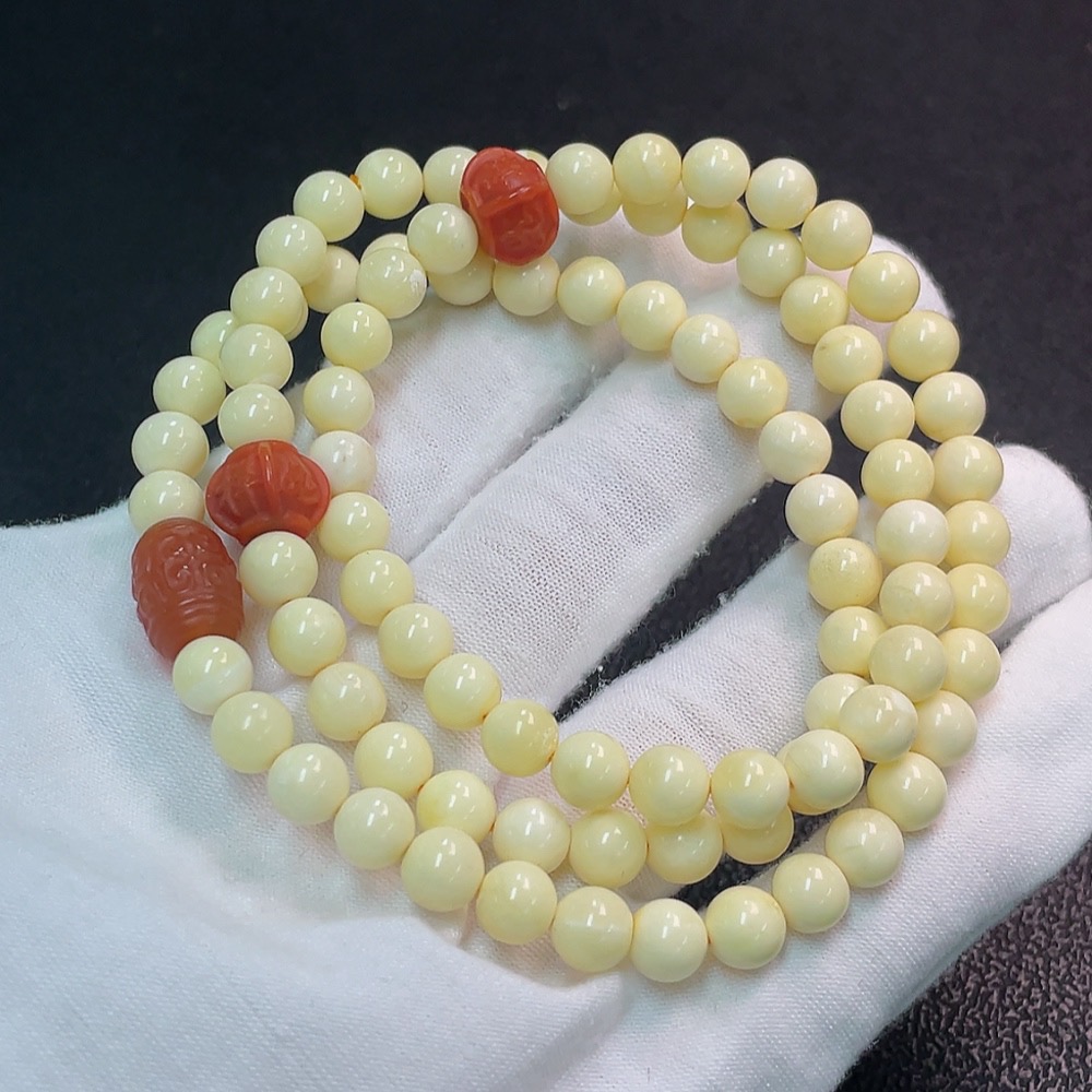 C32718964 Amber and Beeswax Bead Bracelet with Southern Red Agate, Total Weight Approx. 18.64g, Bead Size About 6.7mm