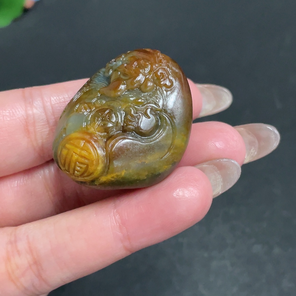 H30551071 Hetian Jade Pendant    God of Wealth    Total weight: approx. 31g    Undetermined skin color origin