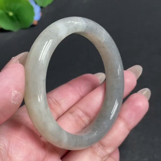 H30487182 Hetian Jade Round Bracelet Size 54.1 Total Weight Approx. 47.6g