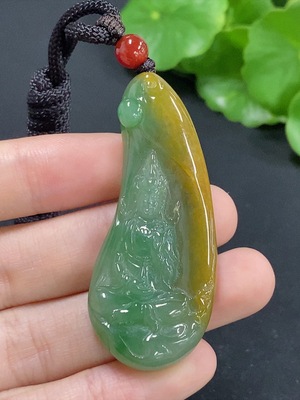 F46548288 翡翠观音挂件 颜色成因未定 货品总重约19.12g