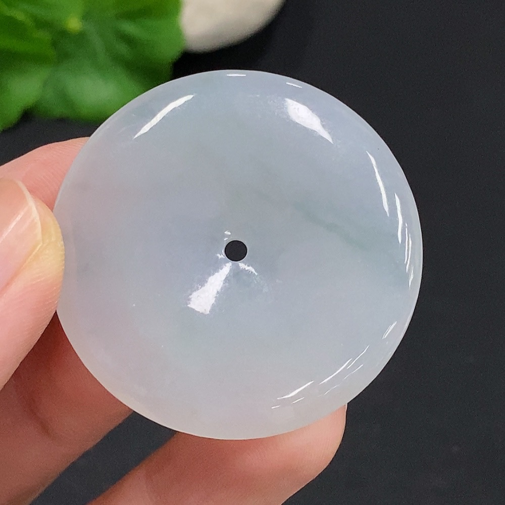 F31644733 Jadeite Peace Knot, Total Weight Approx. 17.4g