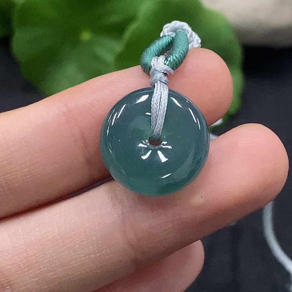 F30514724 JadeitePeace Button Pendant