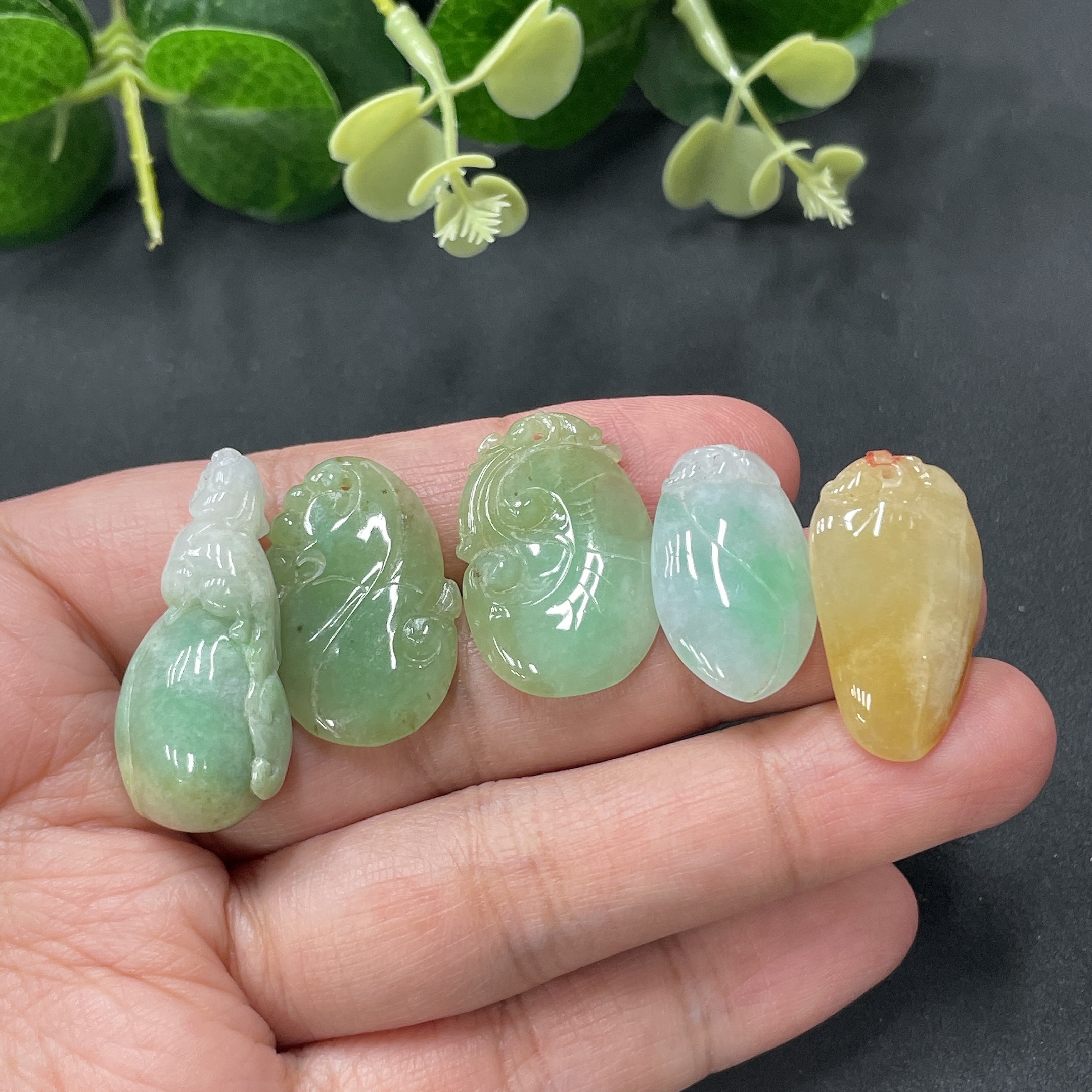 F10077538 Jadeite Pendants Sell as a Lot