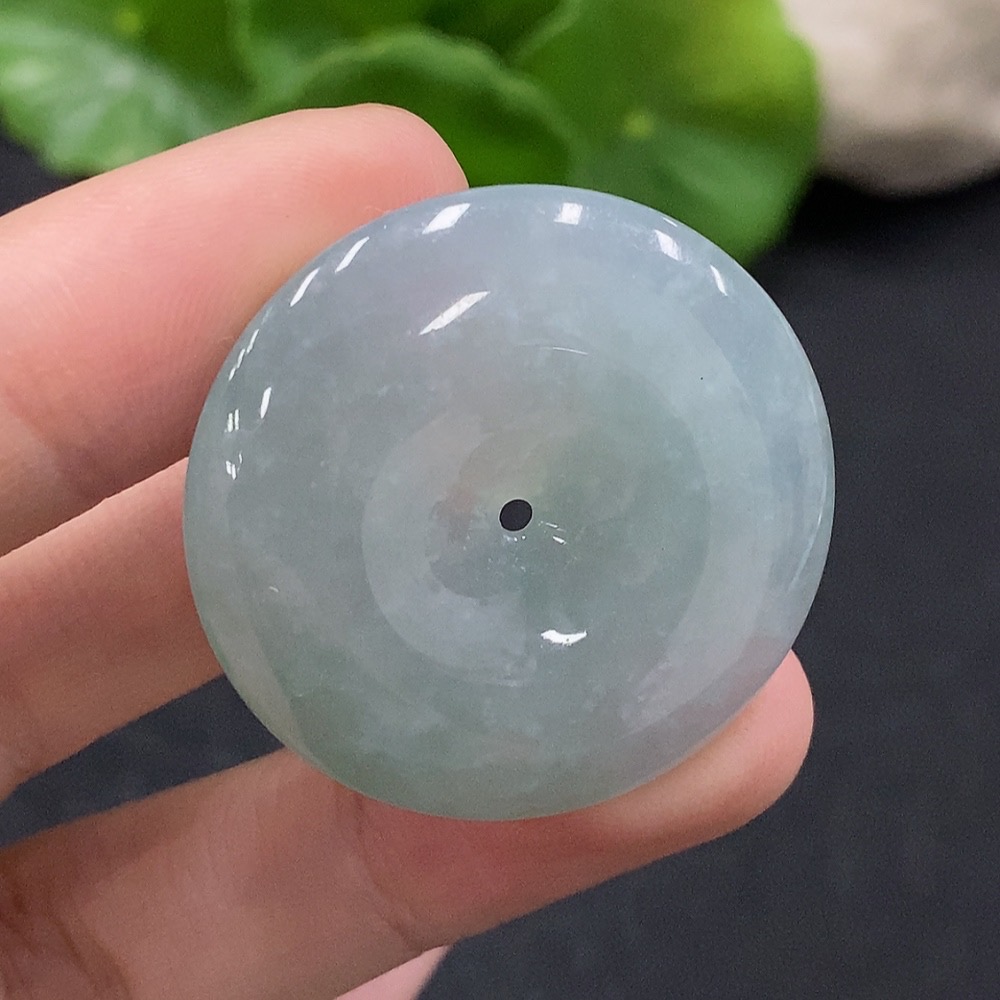 F35115560 Jadeite Peace Knot Pendant Total Weight Approx. 13.62g