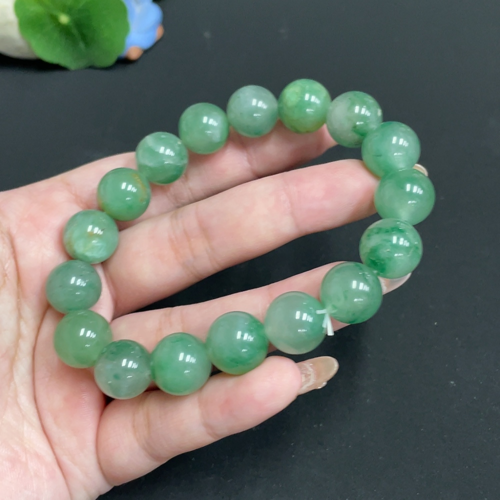 H32738479 African Emerald (Dulong Jade)