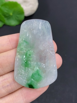 F41932916 翡翠山水牌挂件 货品总重量约15克