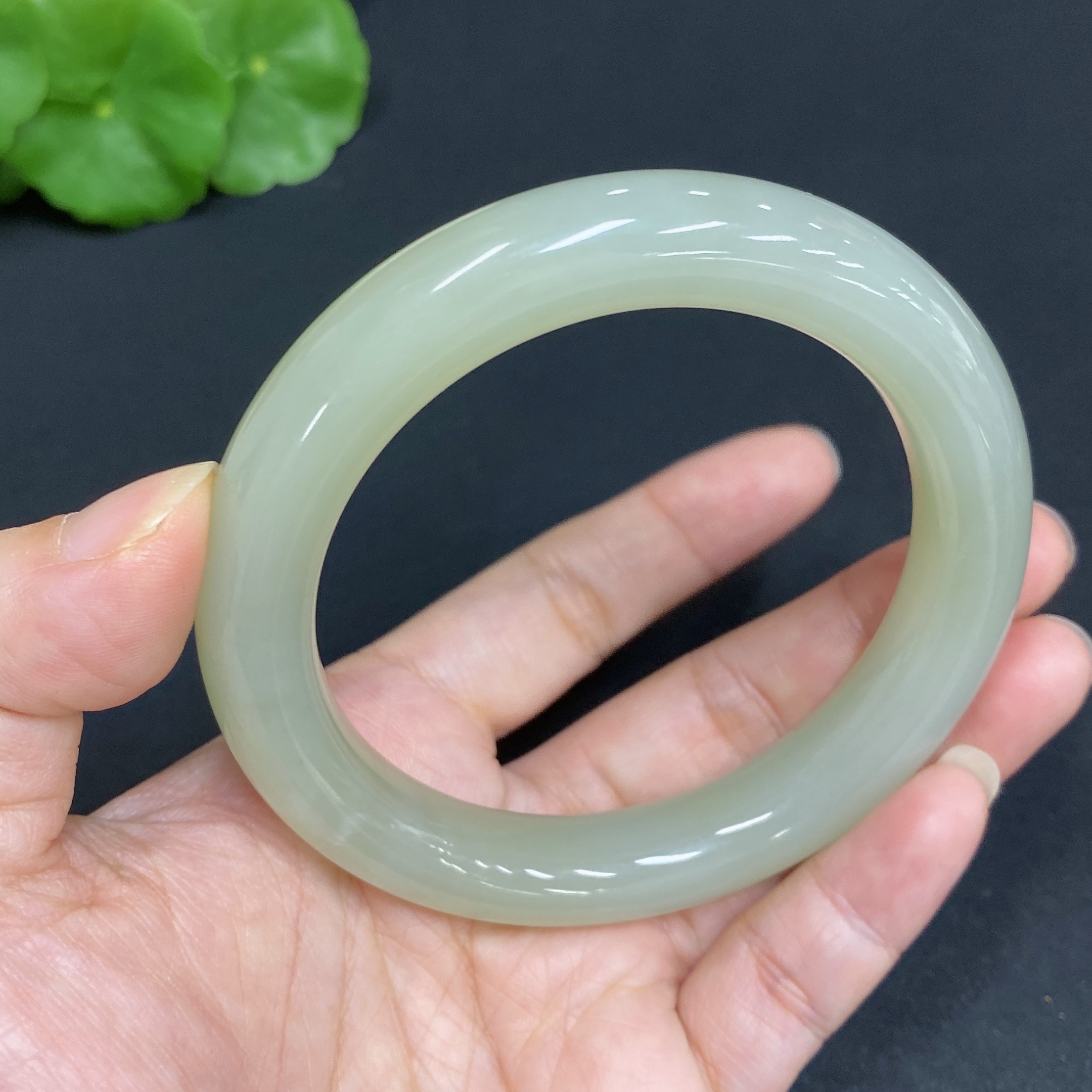 H34015594 Hetian Jade Round Bracelet Size 58.7 Total Weight Approx. 64.5g