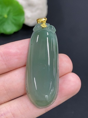 F46555363 翡翠福瓜挂件 18k金扣头 货品总重量约11.6克