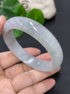F46501833 翡翠正圈手镯 圈口55.3mm 货品总约重59.6g
