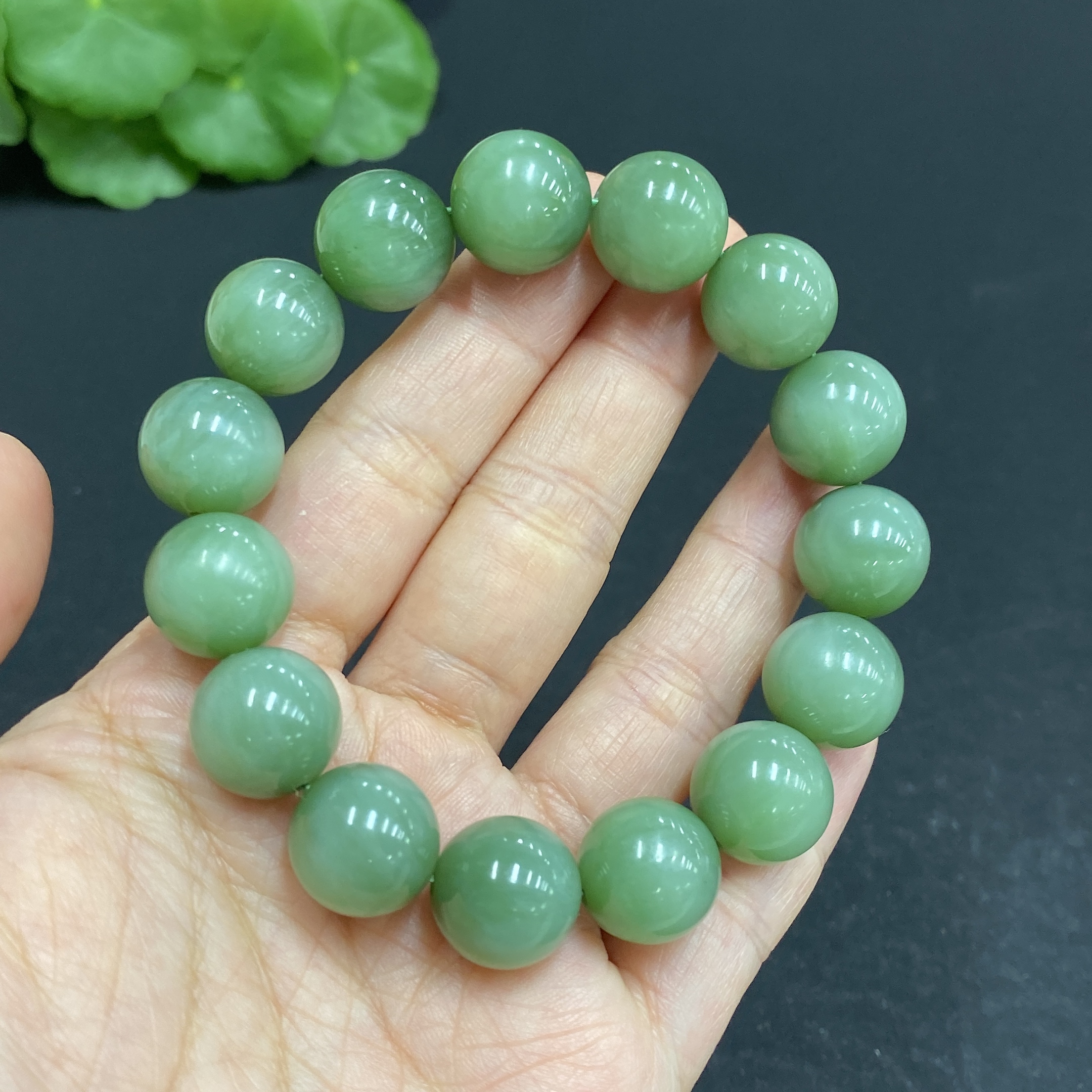 H33845532 Hetian Jade Bracelet, approx. 13.2mm, total weight approx. 56.7g
