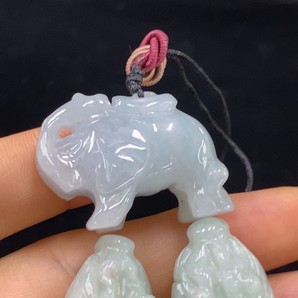 F34948625 Jadeite Pendant Sell as a Lot