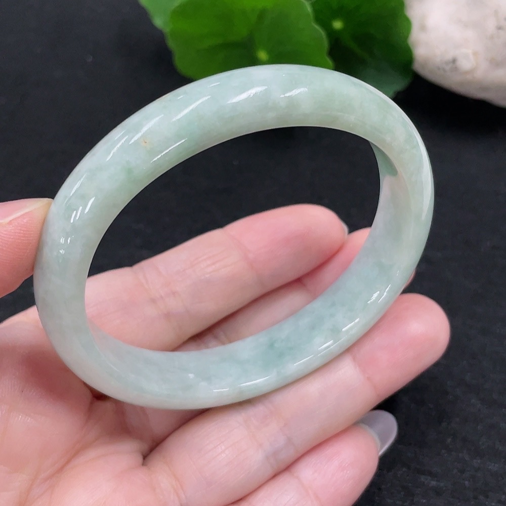 F32735440 Jadeite Concubine Bracelet Size 54.4/47.5 Total Weight Approx. 38g