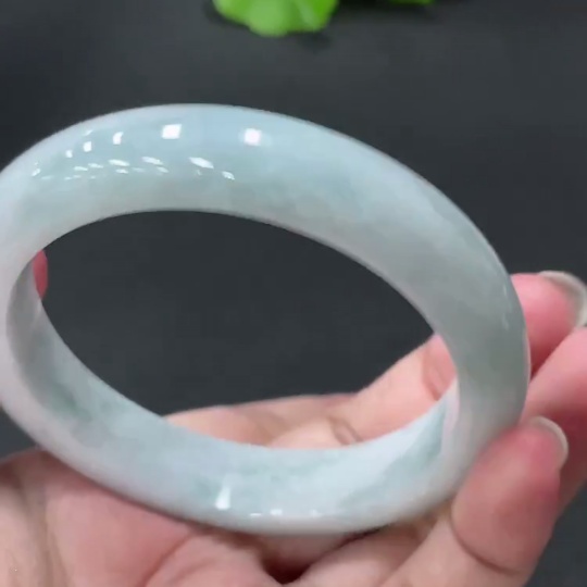 F21377117 Jadeite Round Bangle Size 58.1 Total Weight 63.745g