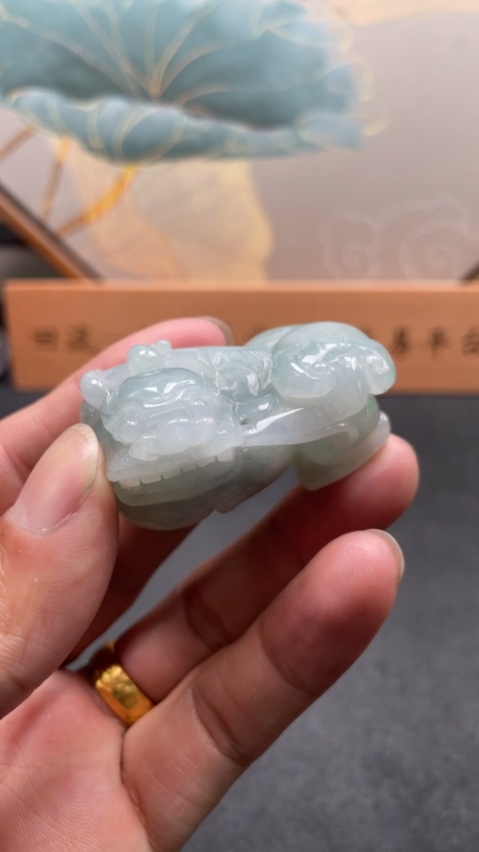 F15647251 JadeitePi Xiu Pendant