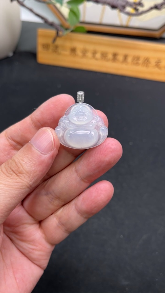 F41820799 Jadeite Buddha Pendant with 18K Gold Clasp, Total Weight Approximately 5.5g, Set with Diamonds
