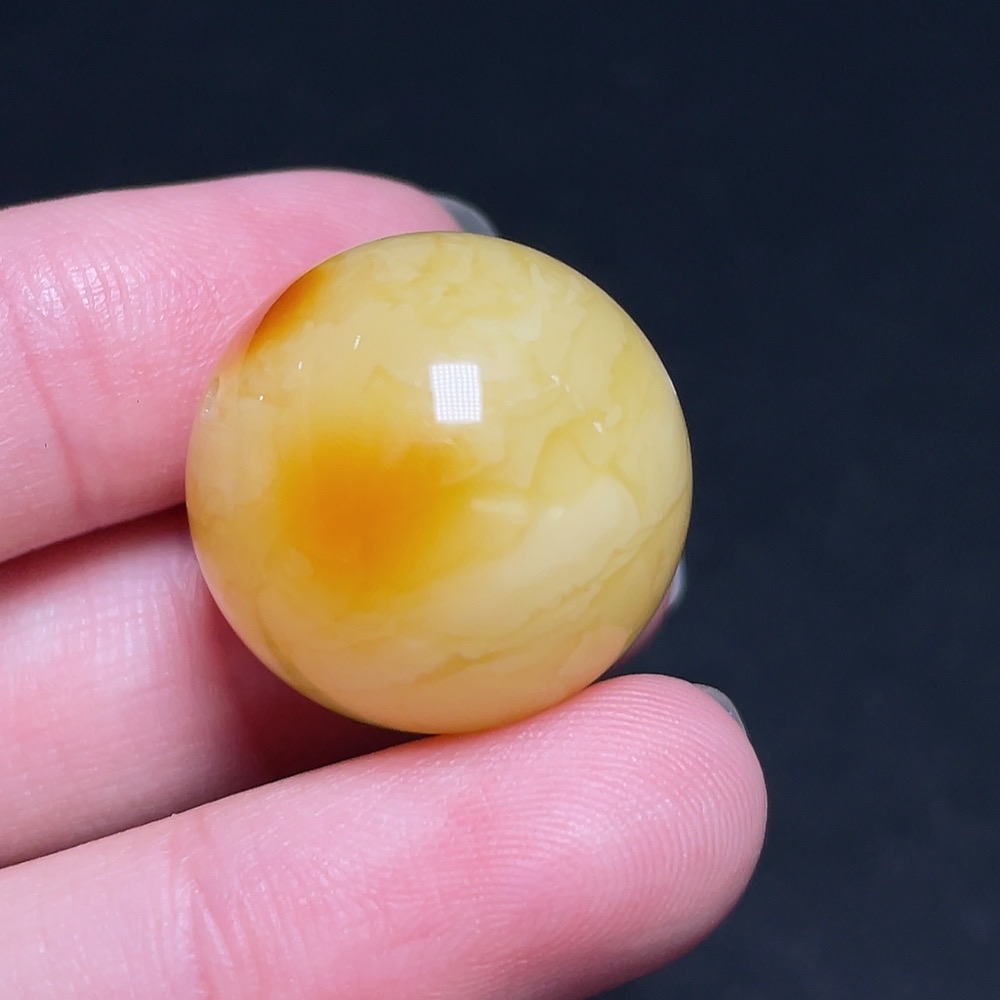 C24714694 Amber Beeswax Pendant Total Weight Approx.5.25g Size About 21mm