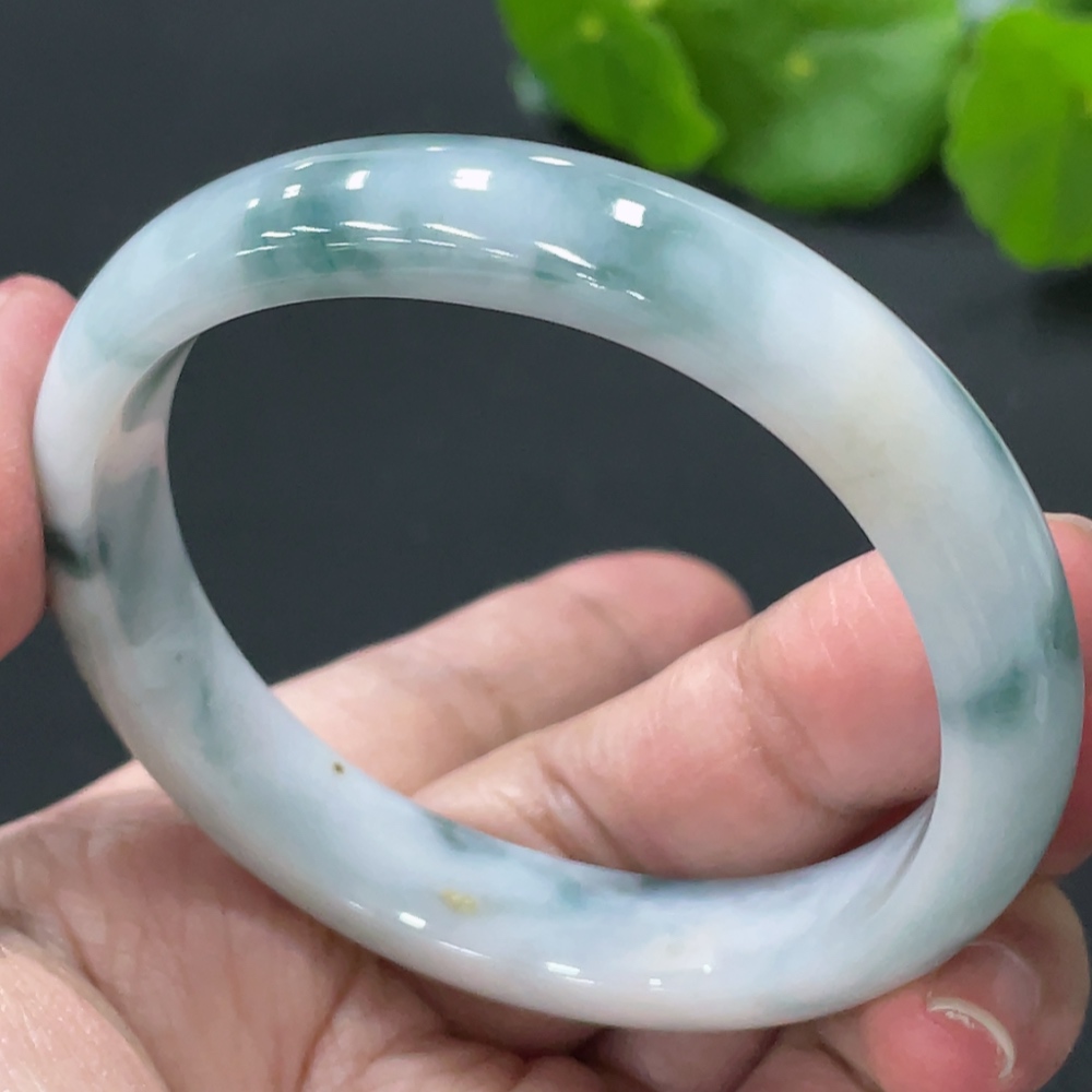 F33874458 Imperial Concubine Jadeite Bangle