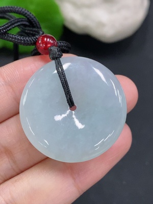 F33905351 Jadeite Safety Buckle, total weight including rope approx. 12.2g