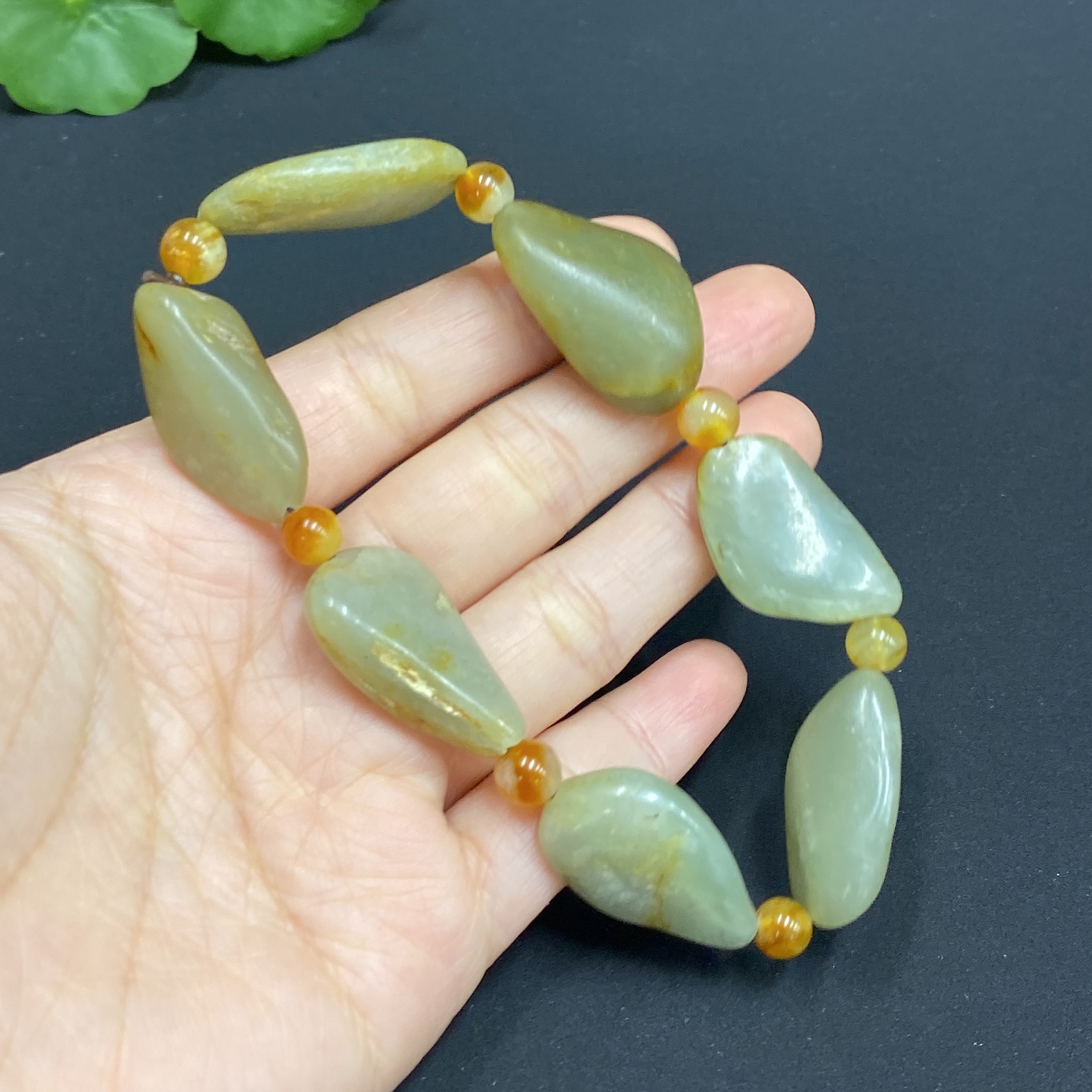 H26979405 Hetian Jade Bracelet, total weight approx. 43.7g, undetermined skin color origin, contains other natural mineral components, accompanying beads not Hetian Jade