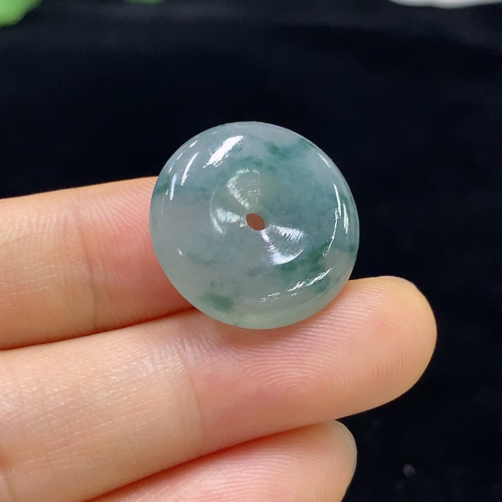 F33861142 Jadeite Peace Knot Pendant, Total Weight Approx. 3.8g