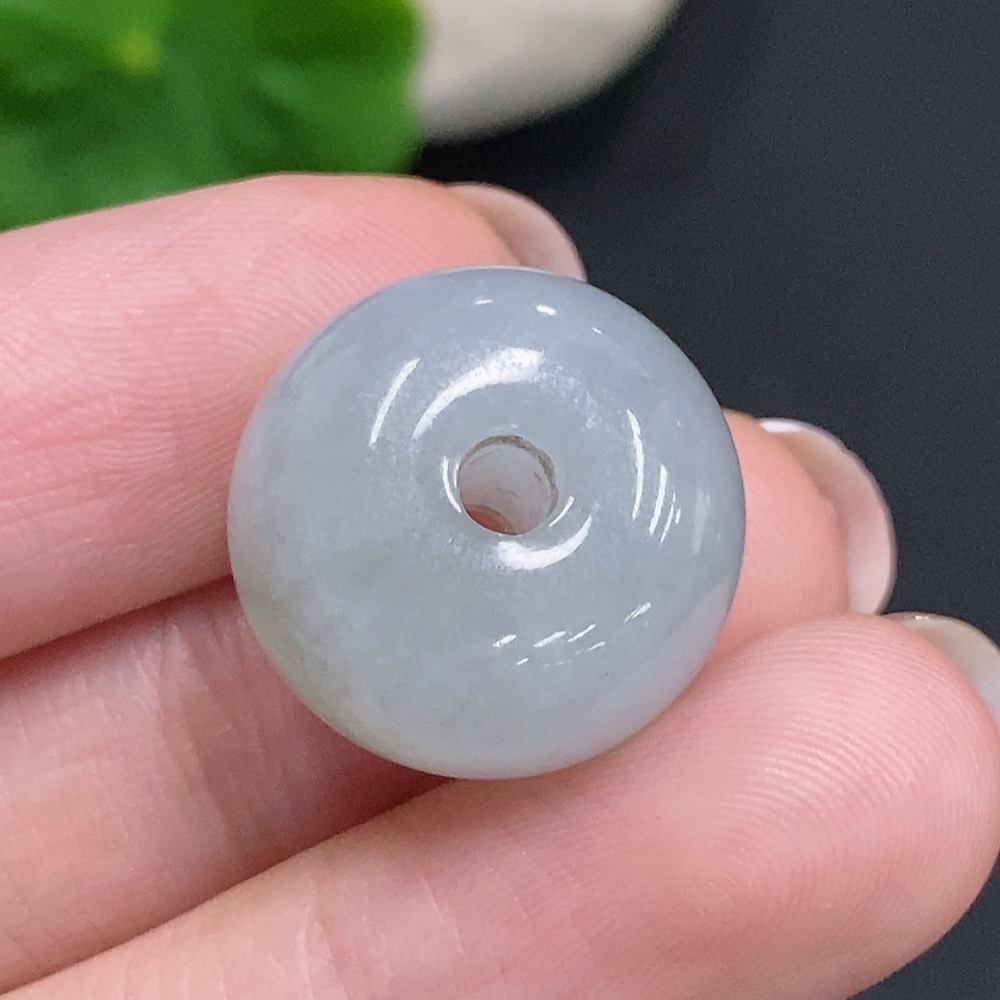F34003064 Jadeite barrel beads, total weight approximately 8.3 grams