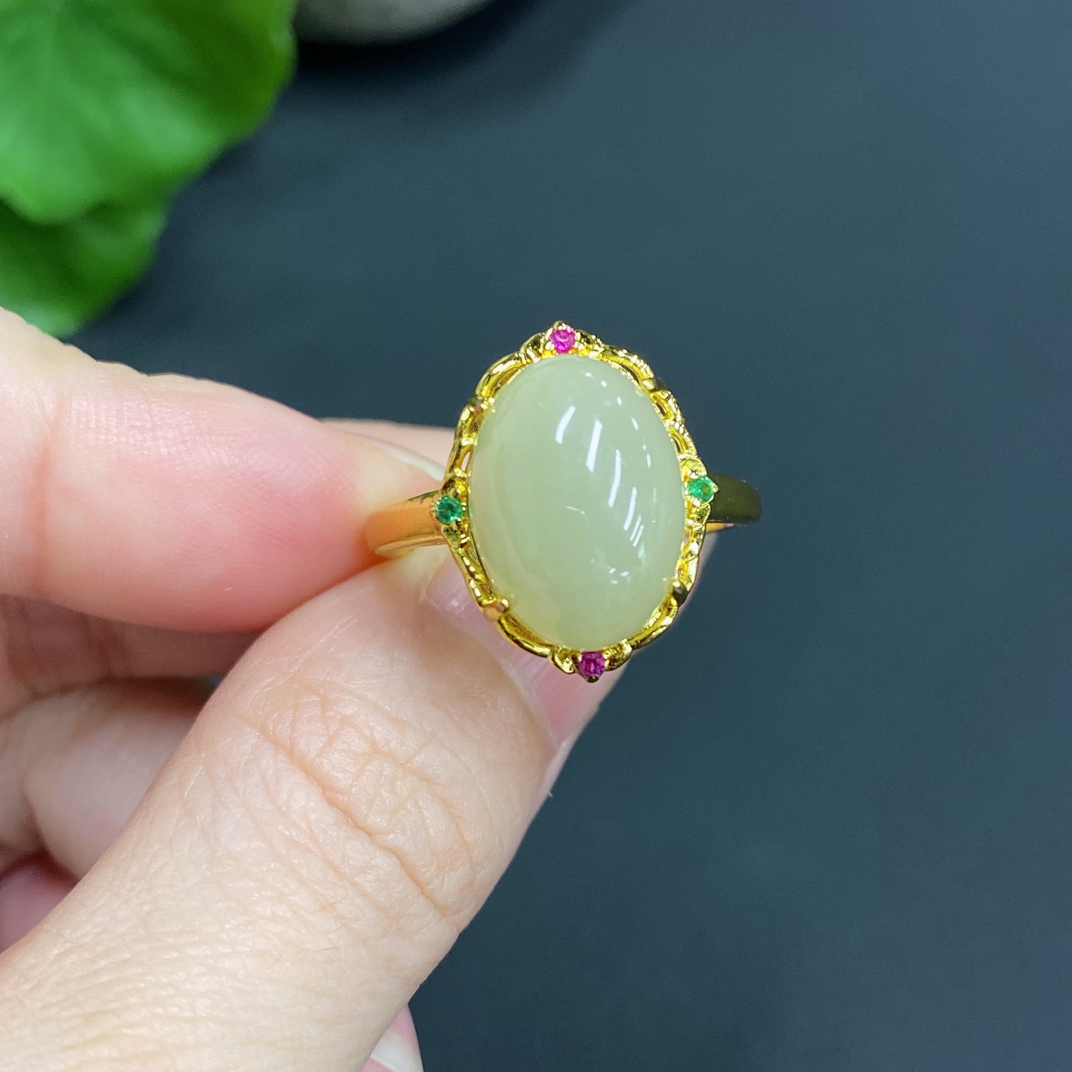 H18056380 Hetian Jade oval cabochon adjustable ring, non-gold setting, total weight approx. 3.5g