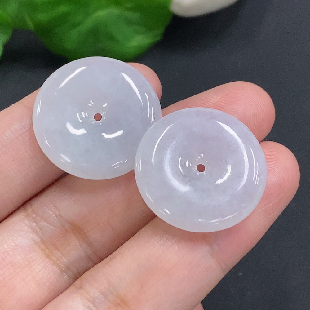 F34000846 Jadeite Peace Knot Sell as a Lot