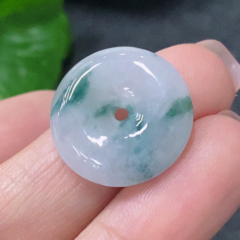 F34042609 Jadeite Pendant Peace Knot Total Weight Approximately 3g