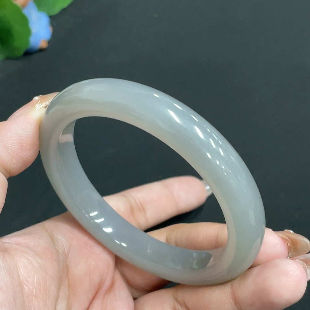 H31660374 Hetian Jade Round Bracelet Size 61.3 Total Weight Approx. 60g