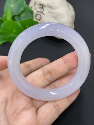 F42955643 翡翠圆条手镯 圈口50.4 货品总重约57.9克