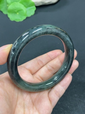 H42961138 和田玉正圈手镯    圈口59.2     货品总重约57.5g