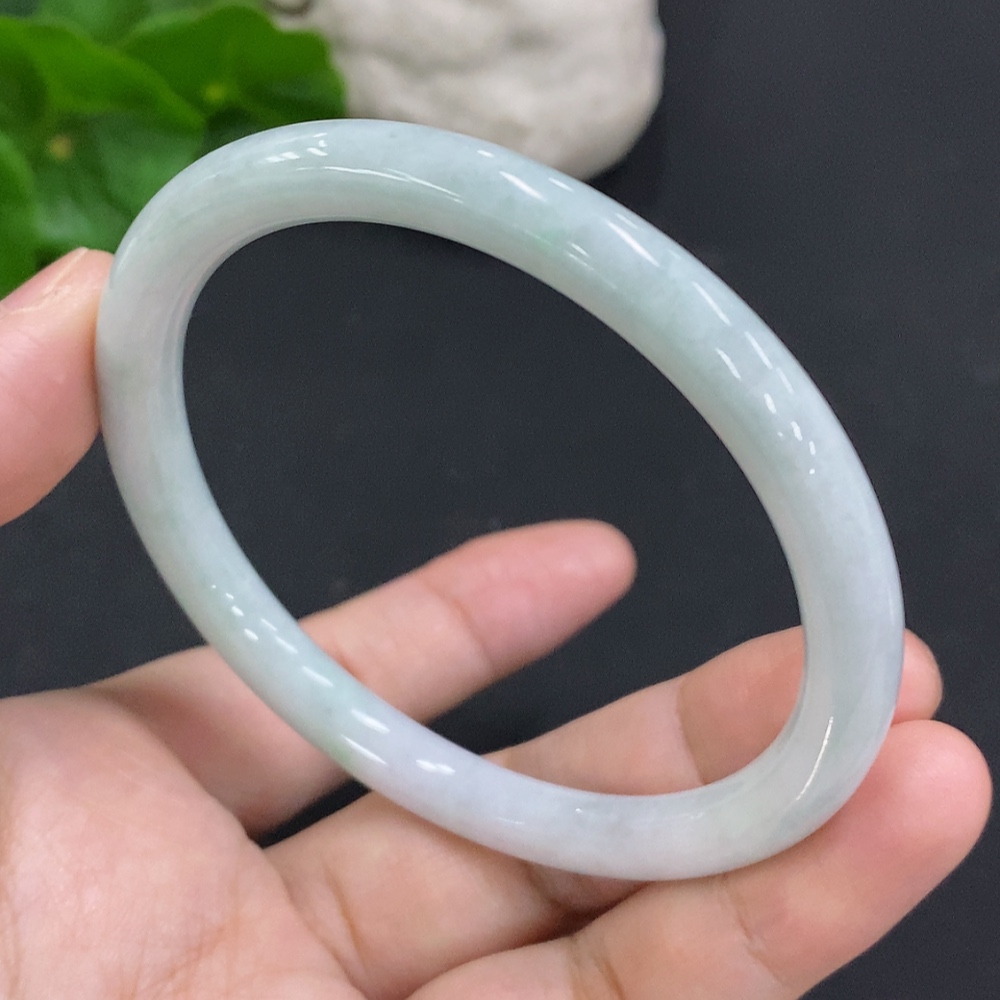 F35126228 Jadeite Round Bangle Size 60.2 Total Weight About 29.6g