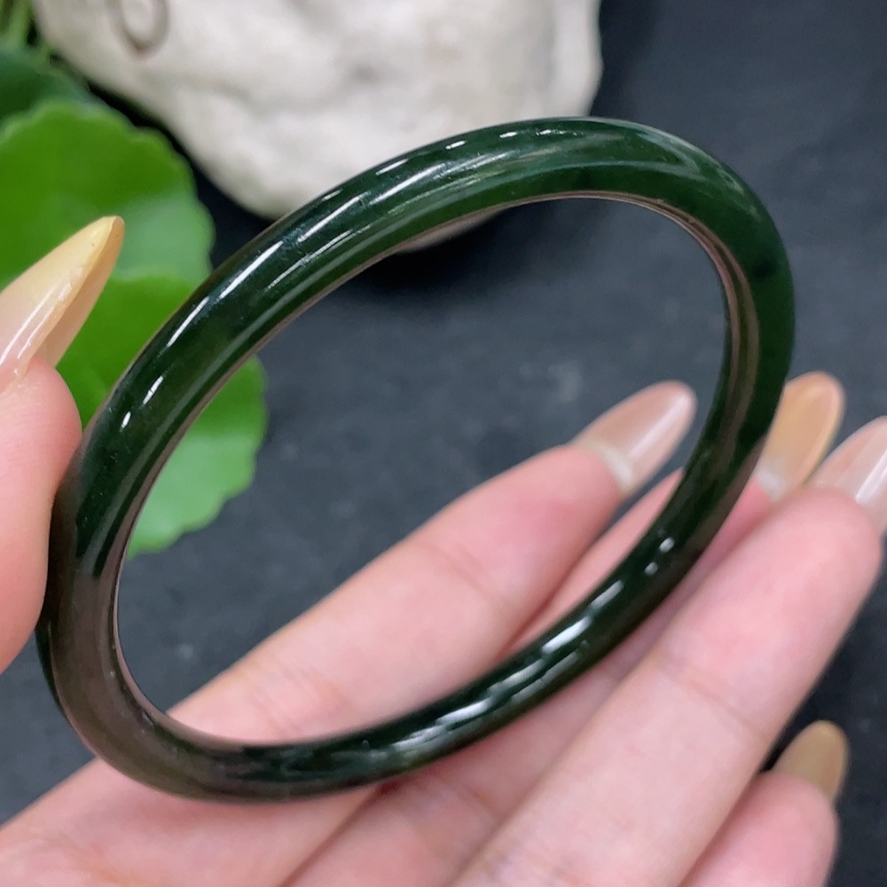 H32751682 Hetian Jade Round Bangle Size 59 Total Weight about 17.4g