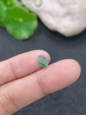 F45450115 翡翠蛋面 货品总约重0.19g