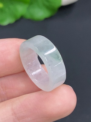 F42967336 翡翠戒圈 货品总重量约3克 圈口8