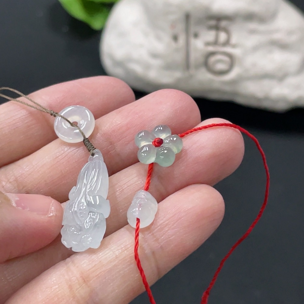 F35081192 Jadeite Pendant Bracelet Sell as a Lot