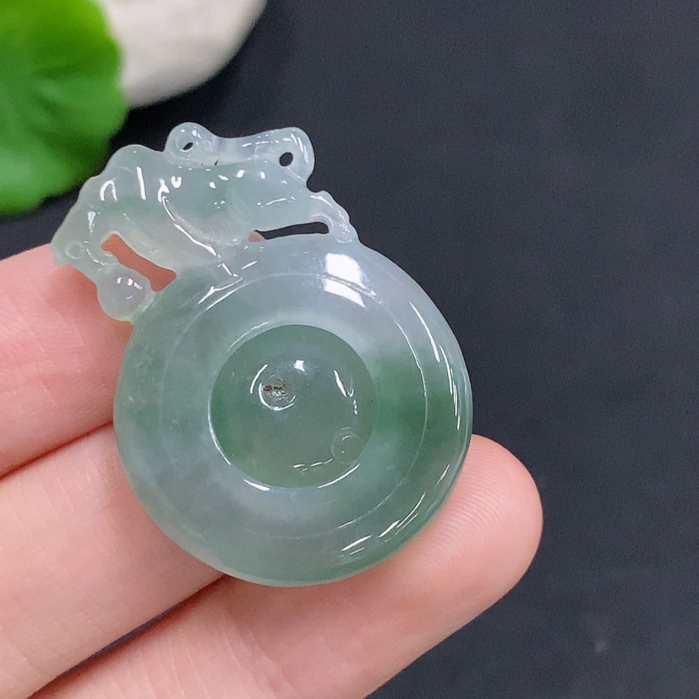F33876858 Jadeite Reversal of Fortune Pendant