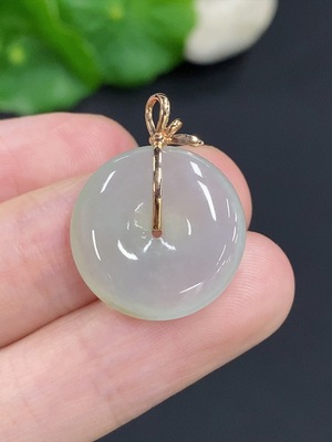 F46554859 翡翠平安扣 18k金扣头 货品总重量约3.2克