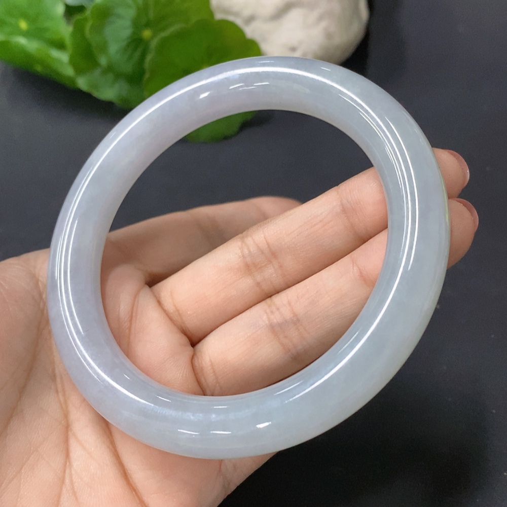 F17831601 JadeiteRound Bangle 59.3 Circumference Total Weight 65.497g