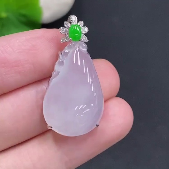 F31646104 Jadeite Fu Gua Inlaid Pendant 18k Gold Total Weight Approx. 5.3g with Diamond Accents