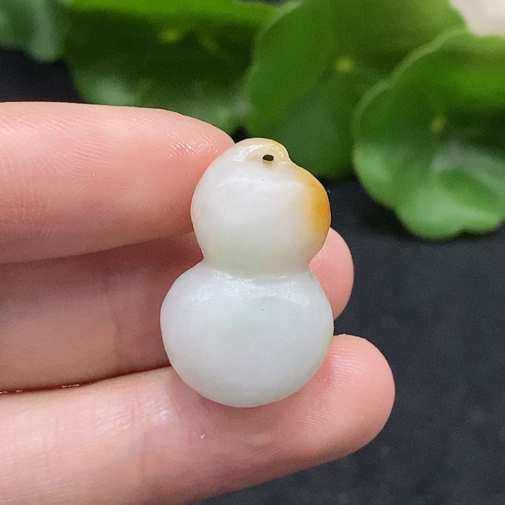 F34029202 Jadeite Rough Pendant Gourd Total Weight Approx. 7.9g Yellow Part Color Origin Undetermined