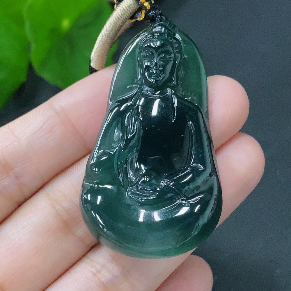 F31594912 Jadeite Pendant Guanyin Total Weight: Approx. 15.76g (with rope)