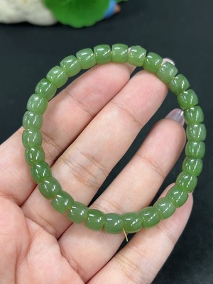 H46520991 和田玉碧玉手串 卡6.9mm左右 货品总重约18.5g