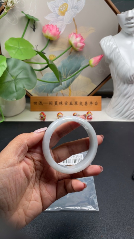 F28263093 Jadeite Regular Bangle, 57.8 Inner Diameter, Total Weight Approx. 66g