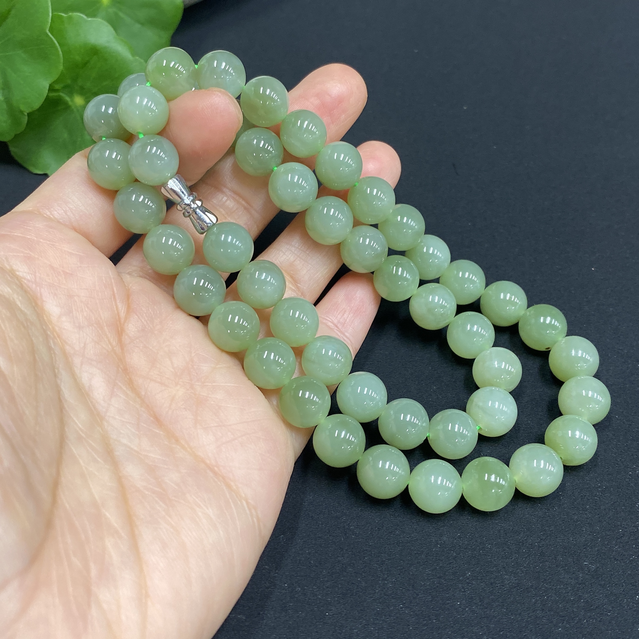 H32770550 Hetian Jade Bead Necklace, Approx. 9.1mm, Total Weight Approx. 64.1g