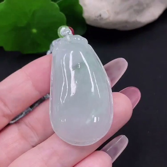 F34013224 Jadeite Auspicious Gourd Pendant