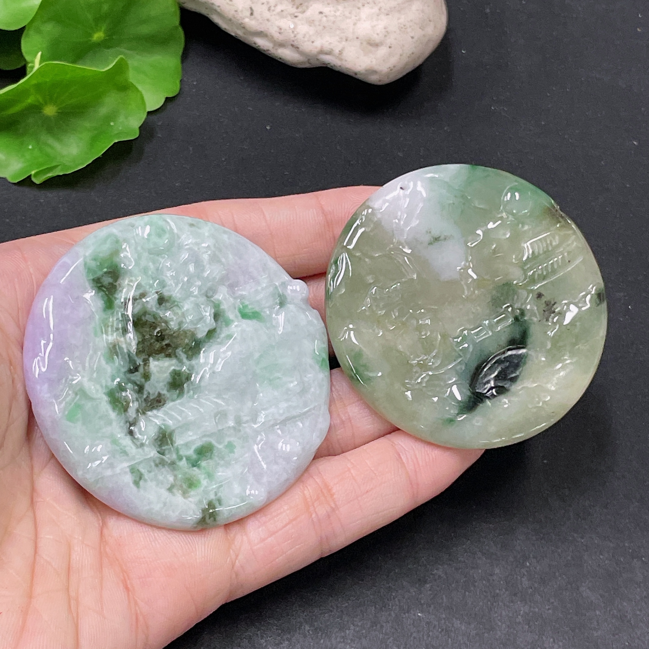 F34020339 Jadeite Pendant Sell as a Lot Containing Other Mineral Components