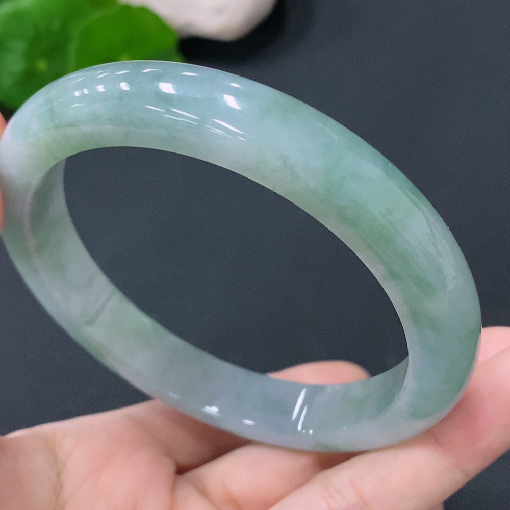 F25896375 Jadeite Round Bangle Size 60.7mm Total Weight Approximately 58.61g